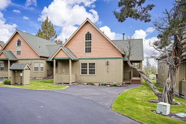 House, 2 Bedrooms | Exterior