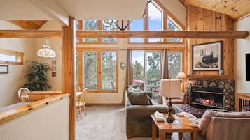 House, 2 Bedrooms | Living area