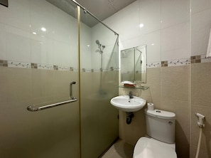 Family Quadruple Room | Bathroom