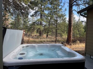 House, 3 Bedrooms | Outdoor spa tub - Manzanita 3 Bedroom Home by RedAwning (Bend)