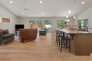 House, 3 Bedrooms | Living area