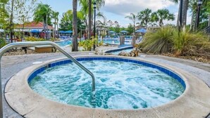 Townhouse, 3 kamar tidur | Kolam renang | Sebuah kolam renang air hangat