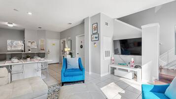 Townhouse, 3 soverom | Oppholdsområde | Smart-TV