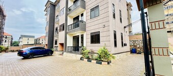 Luxury Fully Furnished 1Bedroom Apt Close to the Mall