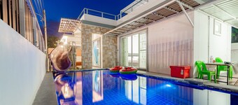 Little4 Hua-Hin Private Poolvilla just from beach 3kms.
pool size 4*8M . 
