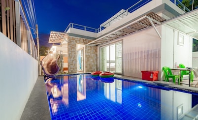 Little4 Hua-Hin Private Poolvilla just from beach 3kms.
pool size 4*8M . 
