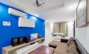 Smart TV - Little4 Hua-Hin Private Poolvilla just from beach 3kms.
pool size 4*8M .
(Tambon Hua Hin)