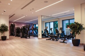Fitness facility - Luxury 1 Bedroom in Burj Royale close to Iconic Burj Khalifa and Dubai Mall (Dubai)