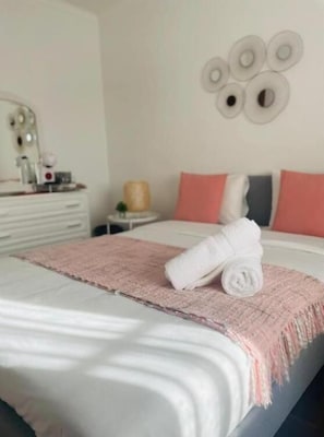 1 habitación, wifi y ropa de cama