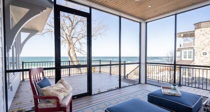 Modern Elegance on Lake Michigan
