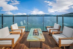 Terrace/patio - Luxury Condo w/Rooftop Pool, Hot Tub & Lake Views (Sandpoint)