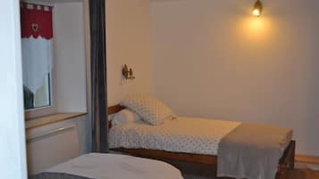 1 habitación, tabla de planchar con plancha y wifi gratis