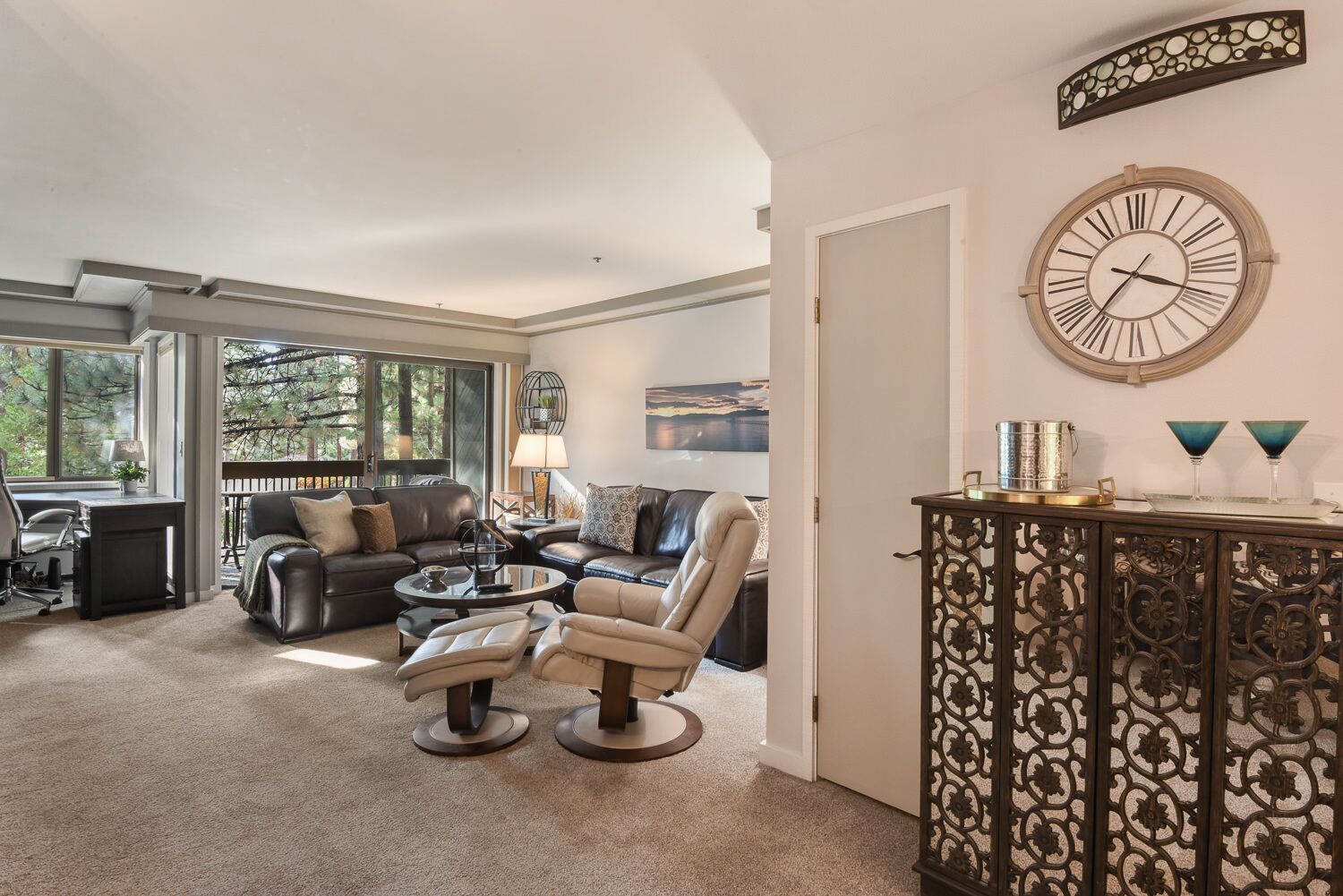 Escape to Incline Village! Chic and Modern Townhome Minutes to Beaches & Skiing