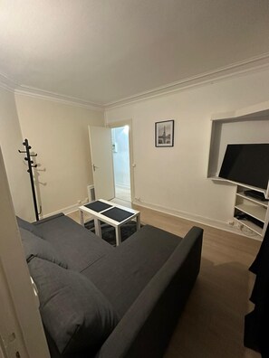 TV - Superbe Appartement Proche de Paris et Stade de France Idéal Pour les Familles (Saint-Denis)