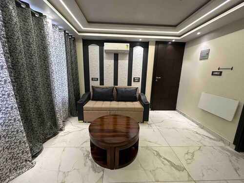 Himalayan Hideaway: 1 BHK Luxury Apartment

