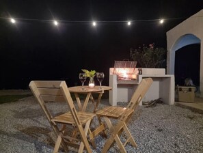 Terrace/patio - A 2 hectare walnut garden house
(Parras de la Fuente)