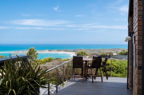 The Lookout Retreat - "One of the best views in Anglesea."