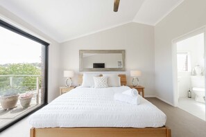 5 bedrooms, desk, iron/ironing board, free WiFi