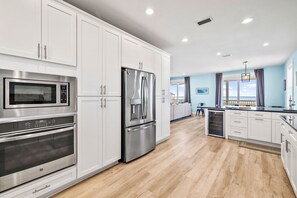 Fridge, microwave, oven, stovetop - Book for Holidays! Gulf Views! Volleyball Court! Dog-Friendly! Steps to Beach! (Cape San Blas)