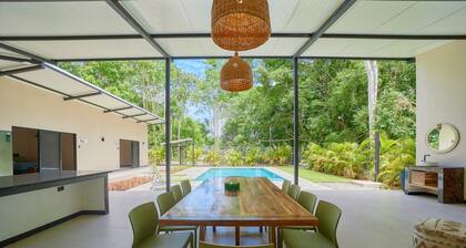 Beautiful New and Private Villa