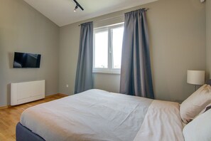 4 bedrooms, WiFi, bed sheets