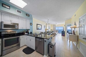 Fridge, microwave, oven, stovetop - Tidewater 1002 | Gulf-Front Condo w/ Views (Orange Beach)