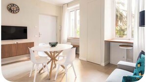 Interior - Largo Pannonia Home: A Gateway to Historic Rome Near the Colosseum and St. John & more (Roma)