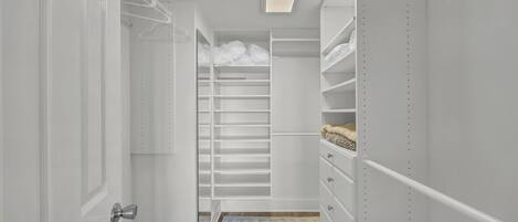 3 chambres, fer et planche Ă repasser, Wi-Fi, draps fournis