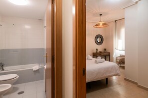 1 Schlafzimmer, Bügeleisen/Bügelbrett, Bettwäsche