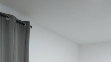 2 makuuhuonetta, silitysrauta/-lauta, Wi-Fi, vuodevaatteet