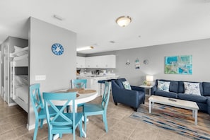 Dining - 🌴Cute 1BR|Steps2Beach w/ Incredible View|Pool!🌴 (Navarre Beach)