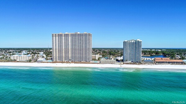On the beach - NEW w/FREE Golf + TIX! Sterling Breeze Beachfront 2Bed + Bunks Near Pier Park (Panama City Beach)