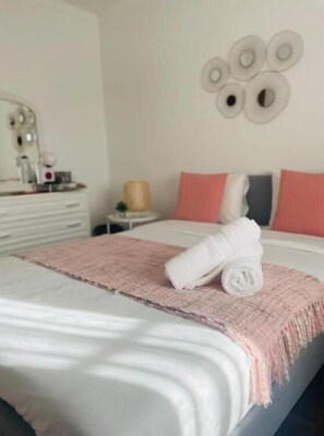 1 camera, Wi-Fi, lenzuola