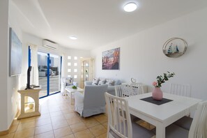 Dining - Villa Angelina, 2 Bedroom, 3 Bathroom, Heated Pool, Wifi, English TV  (Playa Blanca)