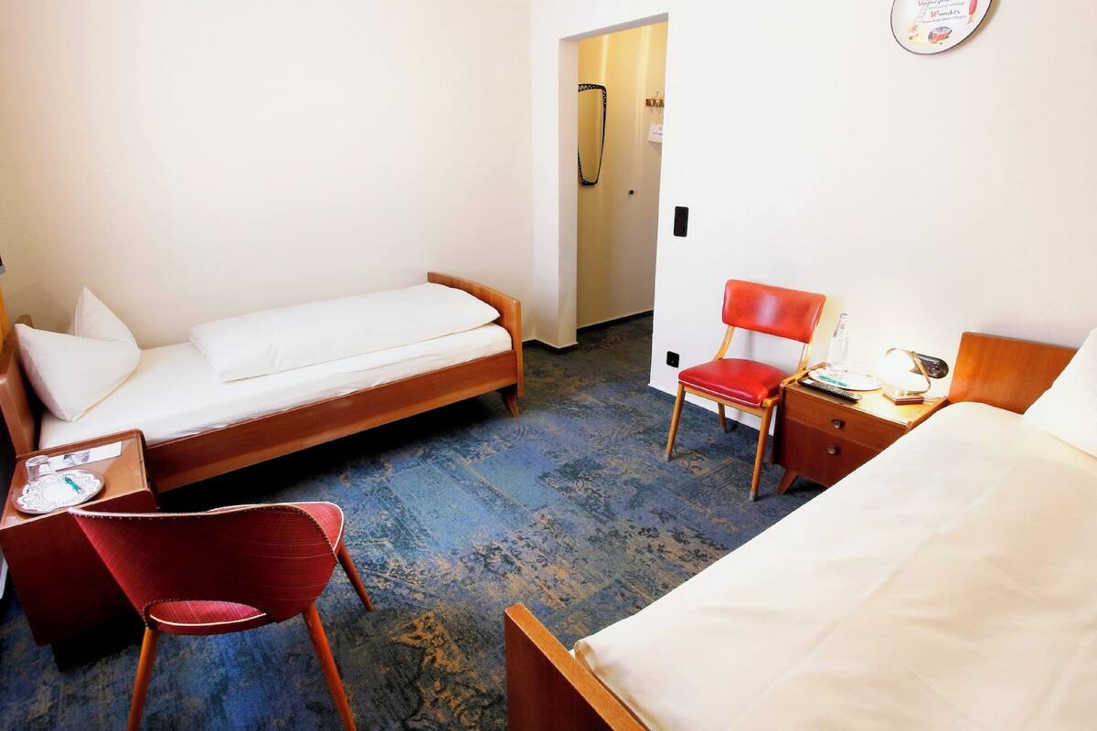 Twin Room | Free WiFi