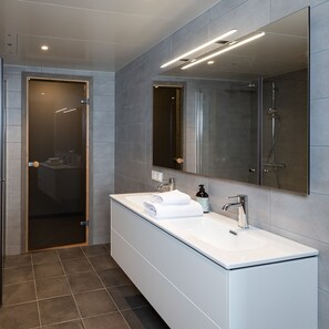 Shower, heated floors, towels