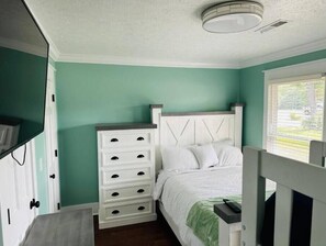 4 Schlafzimmer, Bügeleisen/Bügelbrett, WLAN, Bettwäsche