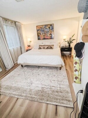 2 Schlafzimmer, Schreibtisch, Reisekinderbett, WLAN