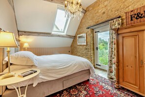 3 dormitorios, escritorio, tabla de planchar con plancha y wifi