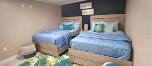 2 bedrooms, iron/ironing board, free WiFi, bed sheets - #66 New Montesinos Home by Joyful Moments Vacation (Tampa)