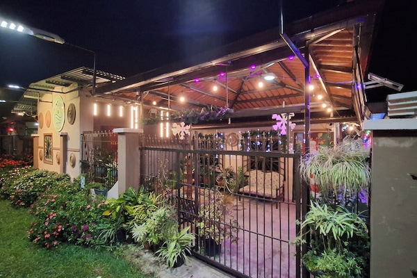 Façana frontal de l'allotjament