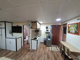 Apartamento familiar | Mobiliario individual, wifi gratis, ropa de cama