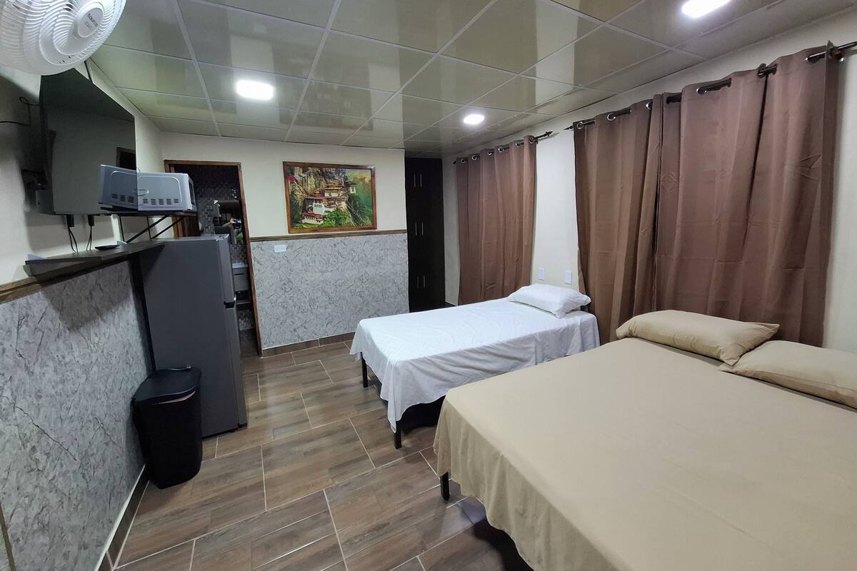 Standaard tweepersoonskamer | 1 slaapkamer, individueel gemeubileerd, gratis wifi, beddengoed