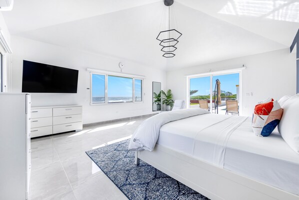 4 bedrooms, iron/ironing board, WiFi, bed sheets - Villa Farina in the Farrington (The Quarter)