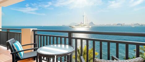 Vue sur la plage ou lâocĂ©an