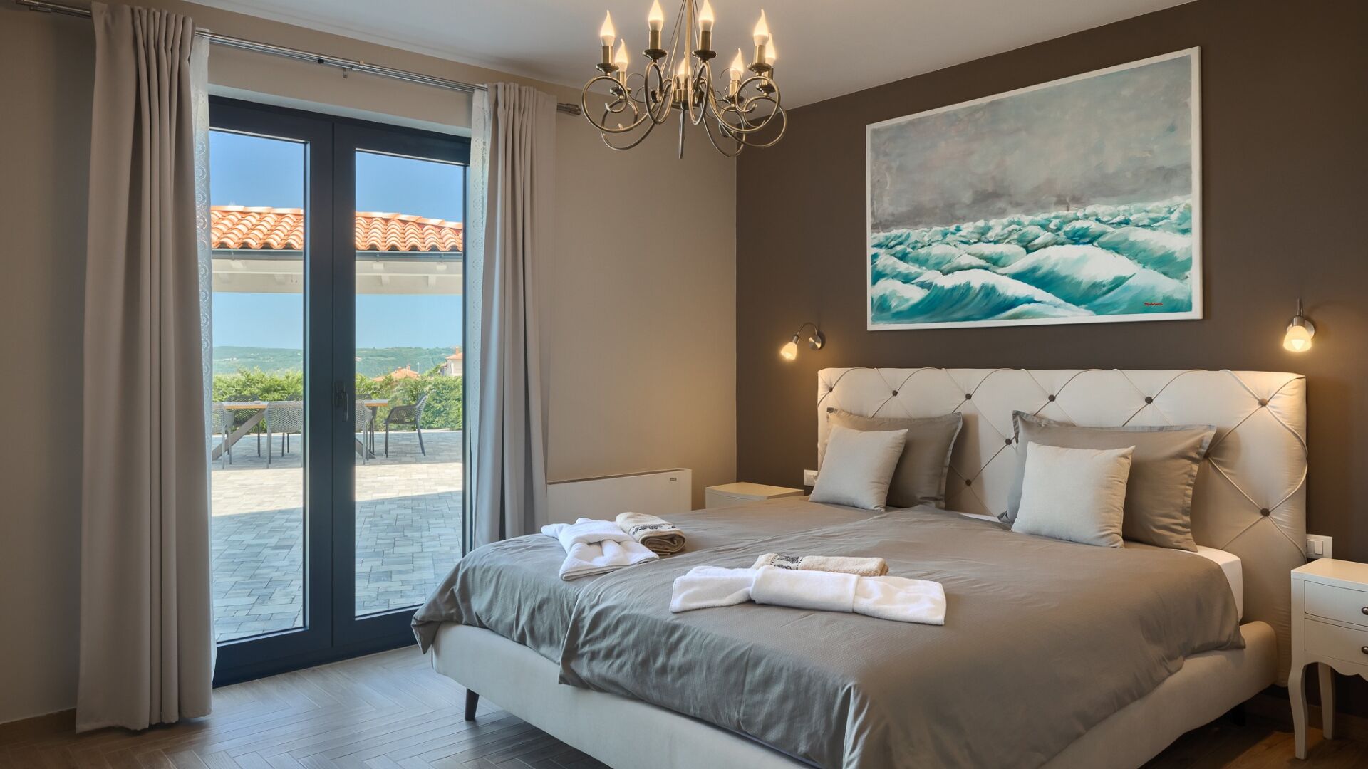 4 bedrooms, iron/ironing board, free WiFi, bed sheets