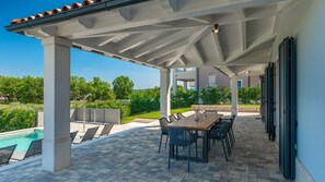 Outdoor dining - Villa Arman by Villas Guide (Vižinada)