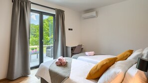 4 chambres, fer et planche à repasser, accès au Wi-Fi (inclus)