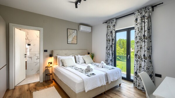 4 bedrooms, iron/ironing board, free WiFi, bed sheets
