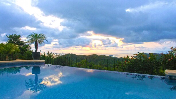 Unclassified image, 1 of 67, button - Housekeeping BBQ Pool 4 TVs Garden Oceanview Villa Casa Sol Azul (Tempate)